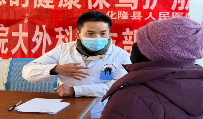 心系高原，情暖化隆——记心内科主任医师吴传超的奉献之旅